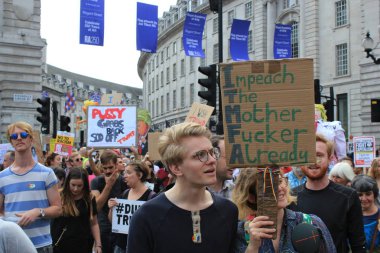 Trump protesto, Londra, 13 Temmuz 2018: Donald Trump protesto yürüyüşü Westminster, Londra, 13 Temmuz 2018 yılında Londra, İngiltere afişlerin
