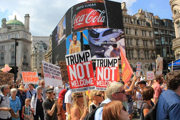 Trump Protest London July 2018 Donald Trump Protest March Placards — Stock Photo, Image