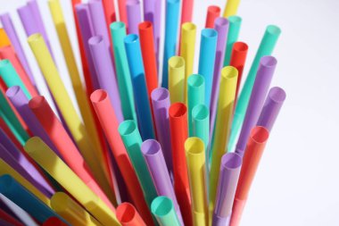 saman kamışları plastik içme arka planı tam ekran tek kullanımlık stok, fotoğraf, resim, resim,