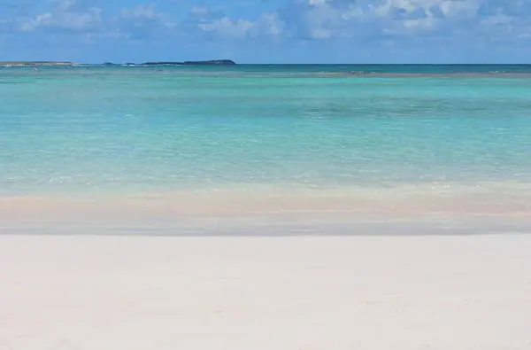 Pozadí Bílý Písek Modrý Oceán Bílou Tropickou Pláž Paradise — Stock fotografie