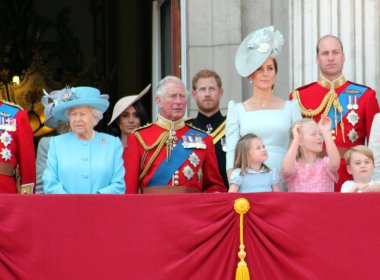 Kraliçe Elizabeth, Londra, İngiltere, Haziran 2018- Meghan Markle, Prens Harry, Prens George William, Charles, Kate Middleton & Prenses Charlotte Trooping renk Royal Family Buckingham Palace, Haziran 10 2018 Londra, İngiltere stok fotoğraf fotoğraf resmi resim