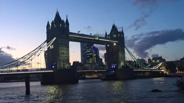 Londen Verenigd Koninkrijk 2019 Tower Bridge Gouden Uur Met Thames — Stockvideo