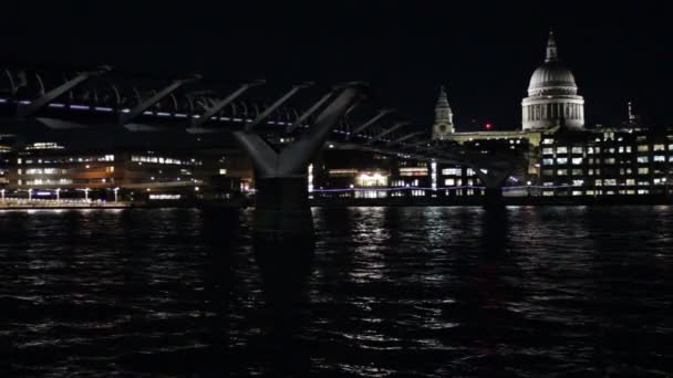 Millennium Bridge Pauls Cathedral View Thames River London England Footage — Stockvideo