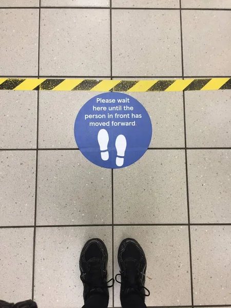 Distanciamento Social Para Coronavirus Covid Supermercado Londres Seguindo Diretrizes Governo — Fotografia de Stock