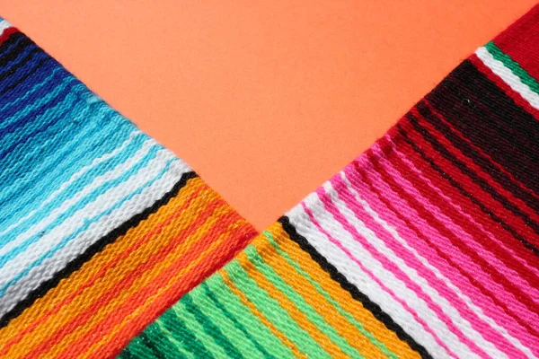 墨西哥南瓜果地毯丝巾节日传统的墨西哥背景条纹复制空间毛毯最小的简单 — 图库照片