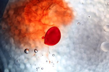 Soyut parlak kırmızı arkaplan. Kırmızı kan hücresine benziyor ama sadece kırmızı boya yağı. 