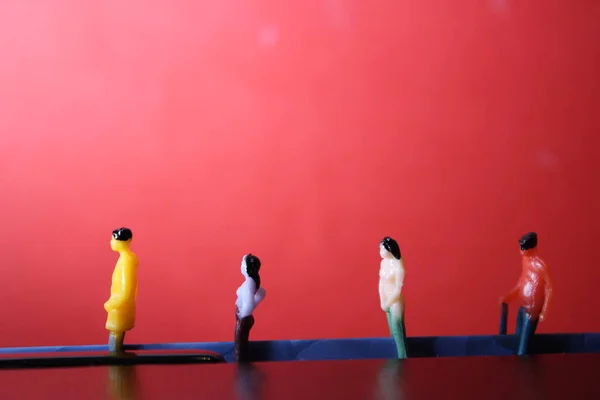 Conceito Distância Social Distanciamento Pessoas Mini Modelo Figuras Além Fundo — Fotografia de Stock