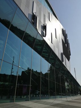 Londra, İngiltere - 1 / 9 / 2020: Tottenham hotspur stadyum Spurs (hotspur) futbol takımı Tottenham anayolunda, stadyum 2018 yılında tamamlandı