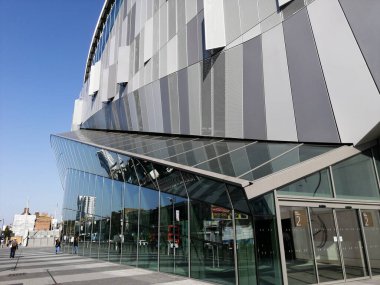 Londra, İngiltere - 1 / 9 / 2020: Tottenham hotspur stadyum Spurs (hotspur) futbol takımı Tottenham anayolunda, stadyum 2018 yılında tamamlandı