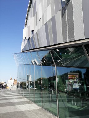 Londra, İngiltere - 1 / 9 / 2020: Tottenham hotspur stadyum Spurs (hotspur) futbol takımı Tottenham anayolunda, stadyum 2018 yılında tamamlandı