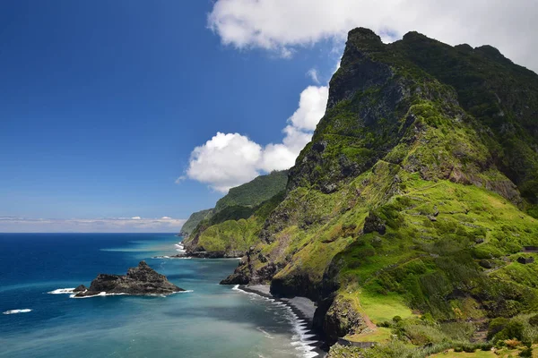 Madeiras Landskap Sicksackstig Som Leder Upp Till Utsiktsplats Och Pico Stockbild