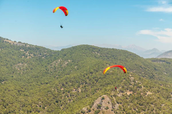 Oludeniz Parapente Fethiye Parapente Tandem Onde Uma Pessoa Inexperiente Voa — Fotografia de Stock