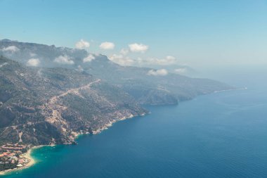 Fethiye, Türkiye - panoramik Belcekiz Beach. Ölüdeniz, mavi lagün Fethiye Hava dron üzerinden. Akdeniz kıyılarında