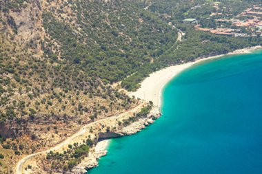 Fethiye, Türkiye - panoramik Belcekiz Beach. Ölüdeniz, mavi lagün Fethiye Hava dron üzerinden. Akdeniz kıyılarında