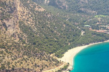 Fethiye, Türkiye - panoramik Belcekiz Beach. Ölüdeniz, mavi lagün Fethiye Hava dron üzerinden. Akdeniz kıyılarında