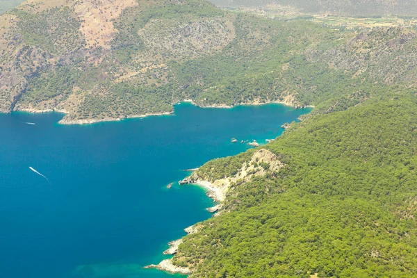 Fethiye, Türkiye - panoramik Belcekiz Beach. Ölüdeniz, mavi lagün Fethiye Hava dron üzerinden. Akdeniz kıyılarında