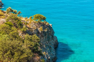 Akdeniz kıyılarında deniz doğal görünümü