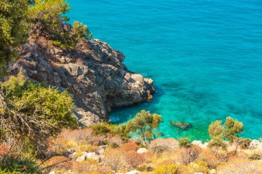 Akdeniz kıyılarında deniz doğal görünümü