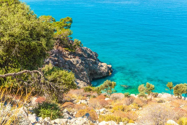Akdeniz kıyılarında deniz doğal görünümü