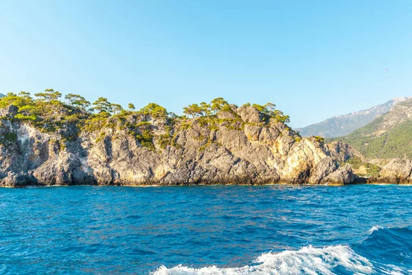 Akdeniz kıyılarında deniz doğal görünümü