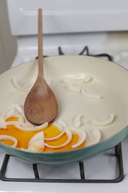 Beyaz Soğan Kızartma