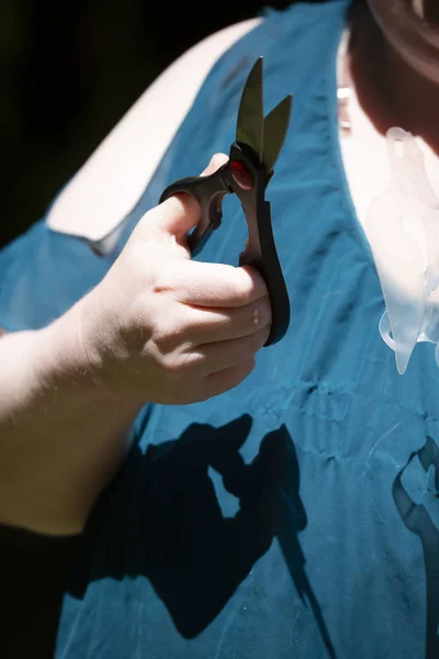 Cutting Plastic Rings