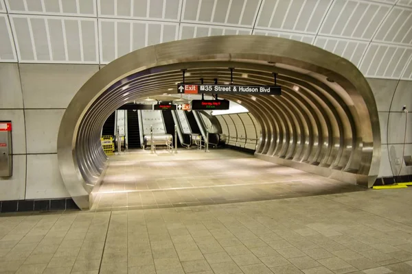 Salida Del Metro Nueva York Estación Hudson Yards Calle — Foto de Stock