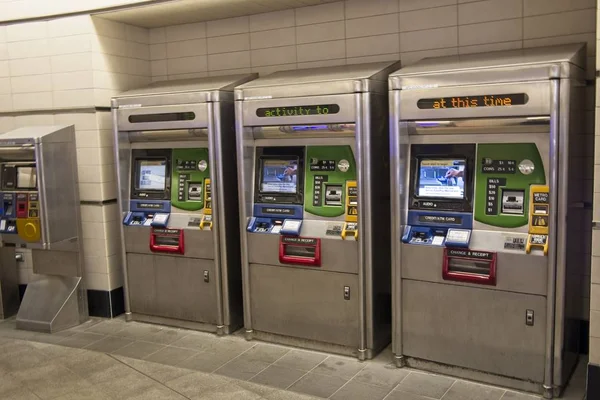 Μηχανήματα Εισιτηρίων Νέας Υόρκης Στην Οδό Χάντσον Σταθμός Υπόγειου Σιδηρόδρομου — Φωτογραφία Αρχείου