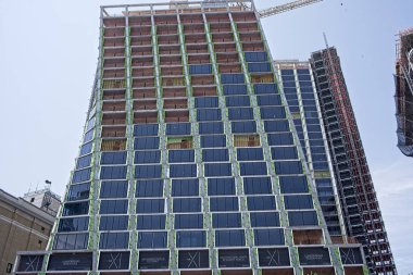 Xi new york high line yakınında inşaat halinde bir kınamak, otel ve perakende kompleksi (belirgin bir bükülme ile) ve Bir kare blok Onuncu ve Onbirinci Caddeleri ve Manhattan'da 17 ve 18 Sokakları ile sınırlı yer almaktadır.