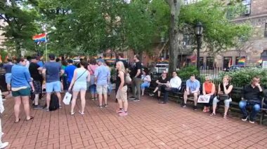 Stonewall Ulusal Anıtı, 1969'da Lgbtq özgürlük hareketinin başlangıcı olan ayaklanmaların olduğu Greenwich Village Nyc'deki Stonewall Inn'in karşısındadır..