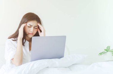 Kadınlar çalışıyor ve stres var. 