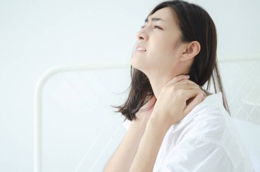 Acı olan hasta kadın.