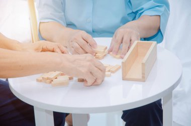 Yaşlı faaliyetler.