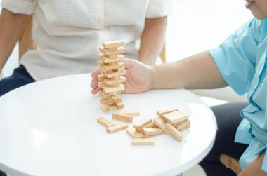 Yaşlı faaliyetler.