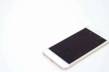 Beyaz arkaplandan izole edilmiş nesneyi kavra.