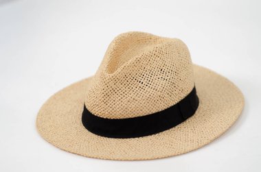 Beyaz arkaplandan izole edilmiş nesneyi kavra.