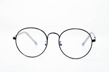 Beyaz arkaplandan izole edilmiş nesneyi kavra.