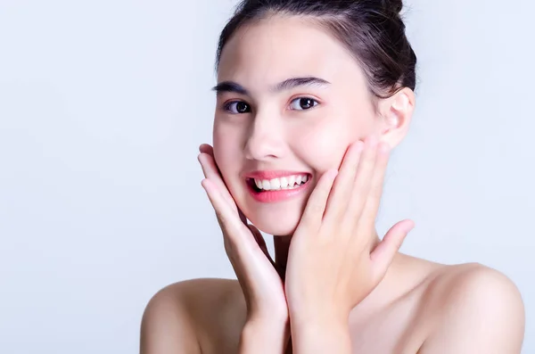 Asiaten Sind Charmant Lächeln Und Haben Eine Gute Hautgesundheit Isoliert — Stockfoto