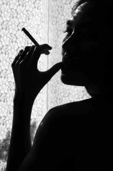 Mulheres Asiáticas Fumando Tons Preto Branco — Fotografia de Stock