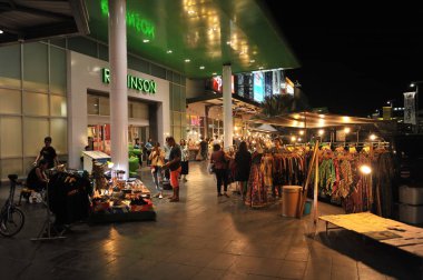 Chachoengsao Tayland-Kasım 9-12,2018 retro Pazar Tayland robinson Chachoengsao, 9-12 Kasım 2018 üzerinde turist ile