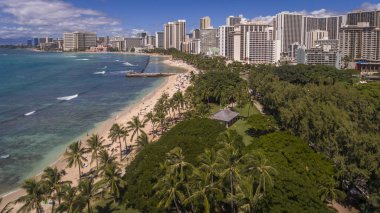 Waikiki Hawaii yukarıda havadan görünümü