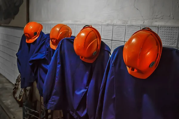 Mijnwerkers Overall Met Oranje Helmen Mijnwerkers Kleding — Stockfoto