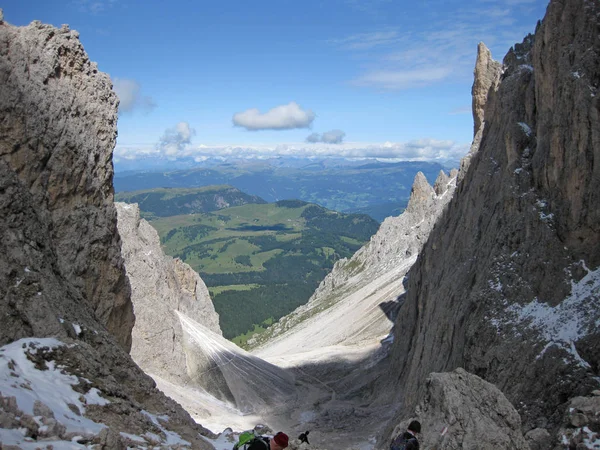 Włoskie Dolomity w południowym Tyrolu w słoneczny letni dzień — Zdjęcie stockowe