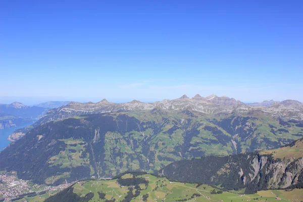 Ελβετικές Άλπεις Πανόραμα σε μια ηλιόλουστη μέρα — Φωτογραφία Αρχείου
