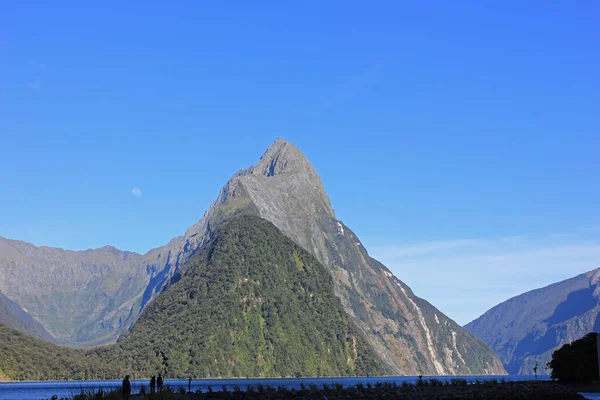 Mitre Peak i Milford Sound, Nya Zeeland — Stockfoto