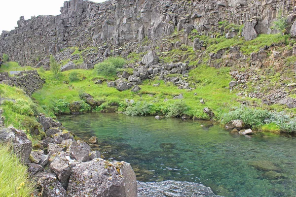 Pond in the thingvellir national park — Stock Photo, Image