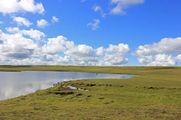 Sjön någonstans i Island — Stockfoto
