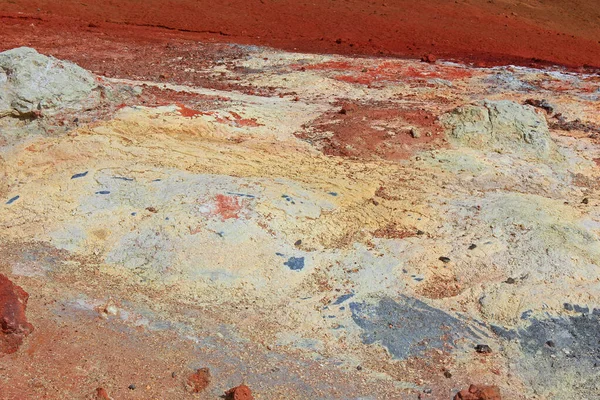 Pedras de lava coloridas na região krysuvik — Fotografia de Stock