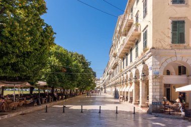 21 Haziran 2018 - Corfu, Yunanistan - Street eski kasaba Corfu Island, Yunanistan 