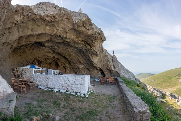 27 Nisan 2019-Lemnos adası, Yunanistan-Lemnos adasında Panagia Kakaviotissa 'nın çatısız Kilisesi, Yunanistan